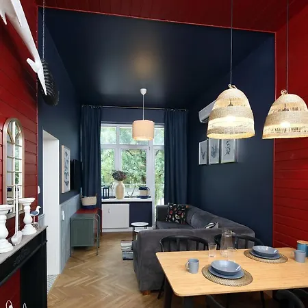 Red & Blue By Oneapartments