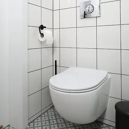 Red & Blue By Oneapartments *