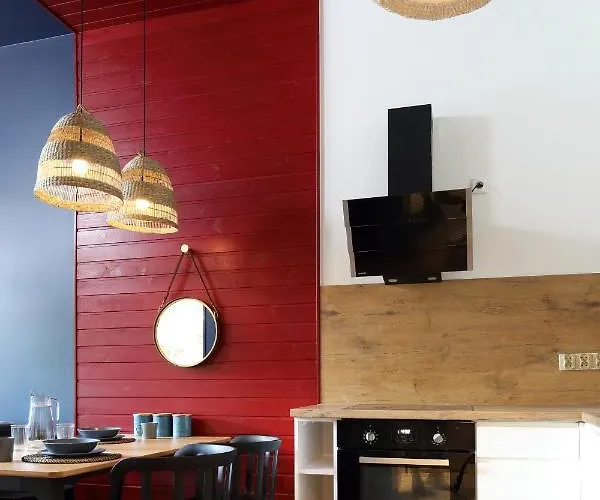 Red & Blue By Oneapartments דירה